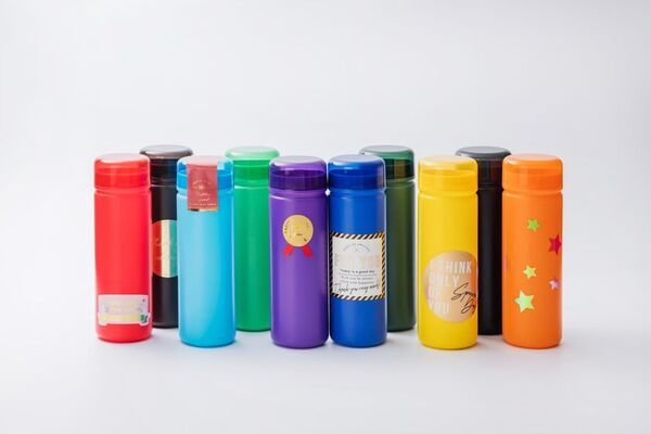 世界初！専用ecoカプセルを使用したガチャができる自販機が登場！