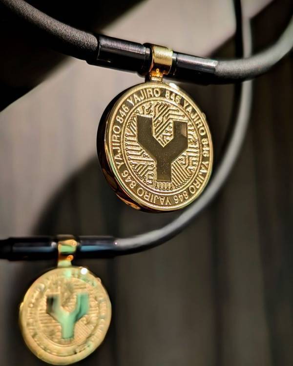 クリスタル系スポーツネックレスの発祥ブランド846YAJIRO(ヤジロ)が業界に新たな革新　「暗号」をコンセプトに通貨コインをイメージした新作ネックレスをリリース