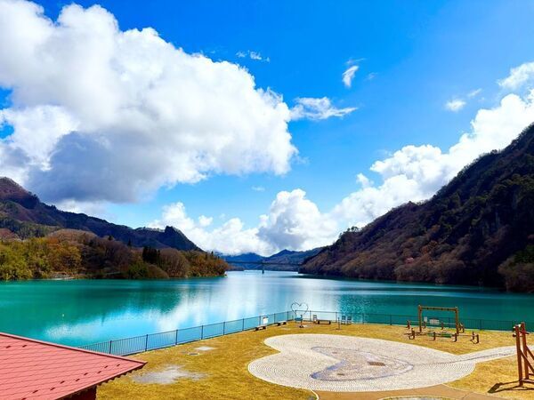 群馬県八ッ場ダムの観光拠点「八ッ場湖の駅丸岩」が新体制でリニューアルオープン