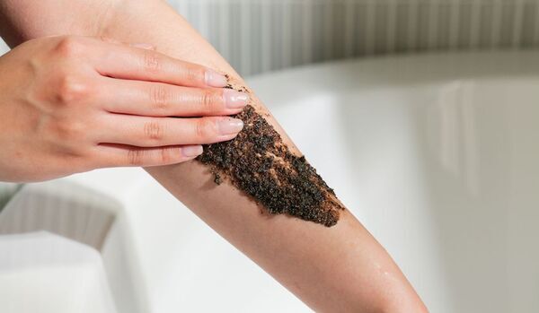 ドリップ後のコーヒーをアップサイクルしたスクラブ『バスプレッソ コーヒーボディスクラブ』が4/10に登場！