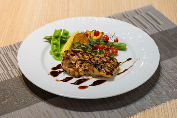 ホテルソビアル 大阪 ドーム前、「世界を旅する」ランチビュッフェを月1回の限定開催