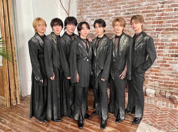 7人組ダンスボーカルユニット原因は自分にある。4thフルアルバム『核心触発イノベーション』リリース記念特番書道！？ジェスチャー！？ニューアルバムを全力で表現する様子をお楽しみに！エムオン!で4/30(水)夜10時～オンエア！サイン入り集合チェキプレゼントキャンペーン実施中！