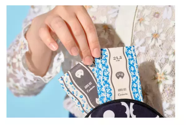 ANNA SUIコラボの『ソフィ(R)センターインコンパクト1/2※1』を期間限定発売　～まるでコスメのようなデザインのパッケージが4年ぶりに登場～