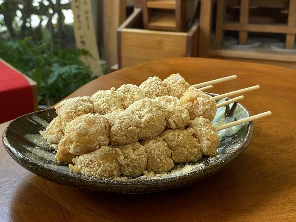 近鉄百貨店橿原店「プラグス　マーケット近鉄橿原店」オープン2周年記念「Kashiharaつながりマーケットコレ」を６階催会場にて開催奈良県内の11市町、約110社の商品をご紹介します。