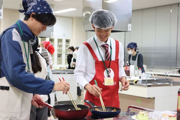 ＜開催報告＞ 四天王寺大学、新入生の寮生活を応援する料理講座「美味しい学生生活(協力：キング醸造株式会社)」を開催