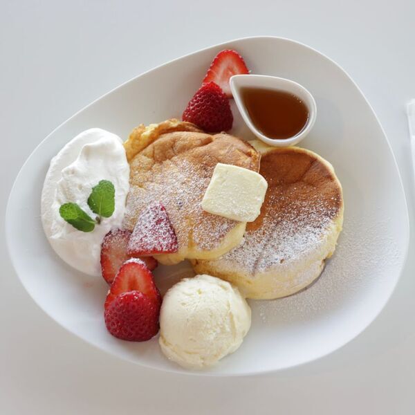 奈良県発 フルーツスイーツ工房＆cafe果菓欧の新作スイーツ！農園直送フルーツ＆フワフワ食感の「果菓欧のパンケーキ」発売