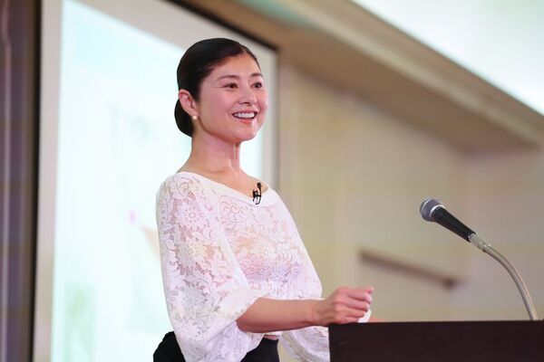 表情筋トレーニング×リズムで顔も脳もイキイキ！コアフェイストレーニング(R)の体験・交流イベント「ホワイトパーティー」　～脳科学博士DJ 宮崎敦子氏*とのコラボレーション・ダンスイベント　5月25日開催～