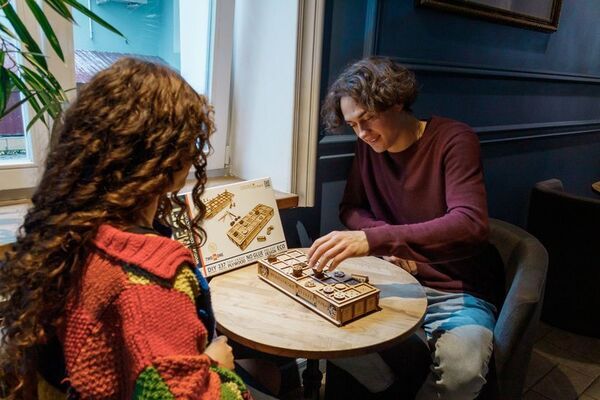 ツタンカーメンも遊んだスゴロク！？古代ボードゲームを組み立てて遊べる木製キット「ウル＆セネト」がMakuakeにて4月27日より先行販売開始！