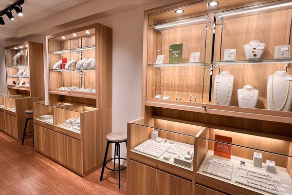 兵庫初！三宮駅直結の大型ブランドリユースストア「KINGRAM luxury store 神戸三宮タワー館」グランドオープン～全館1,000点超・選び抜かれた“美品”が揃う～