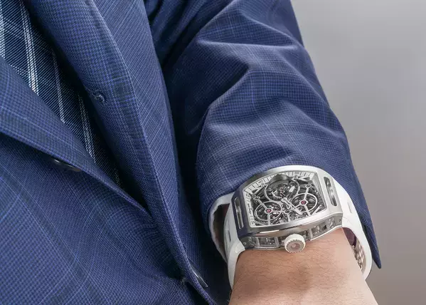 ZEROOのベストセラーモデルT4-01に春の新作が登場　Silverカラーケース×Silver文字盤の阪急メンズ東京「FORTUNE TIME」30本限定モデル発売