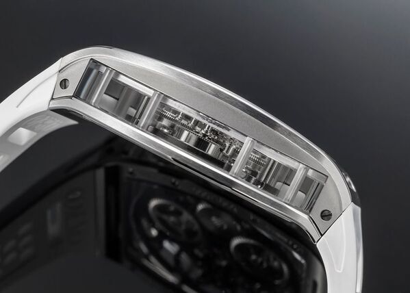 ZEROOのベストセラーモデルT4-01に春の新作が登場　Silverカラーケース×Silver文字盤の阪急メンズ東京「FORTUNE TIME」30本限定モデル発売