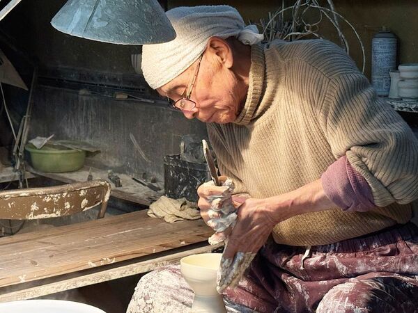 手作りの有田焼が海外からも注目される今だからこそ　有田焼「現代の名工」が挑む後継者不足の突破口　共感型クラファンが伝統工芸を救う！
