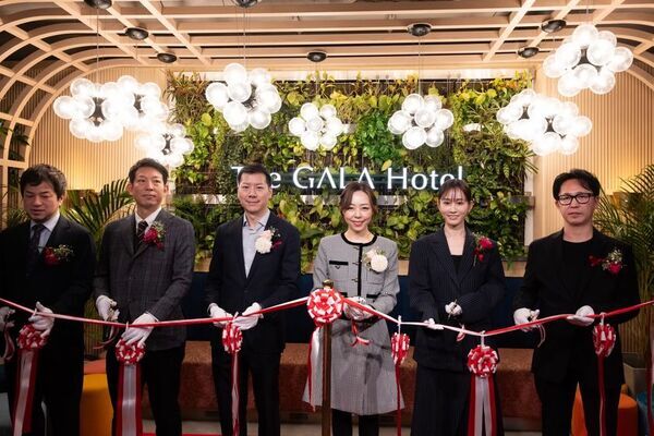 The GALA Hotel Umeda(ザ・ガラホテル梅田)、ホテルロビーに「Areca Cafe & Bar」をオープン
