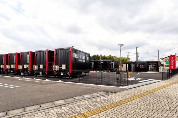 シリーズ発祥の地、栃木県真岡市で3店舗目となるコンテナホテル「HOTEL R9 The Yard 真岡荒町」が2025年6月8日(日)開業！