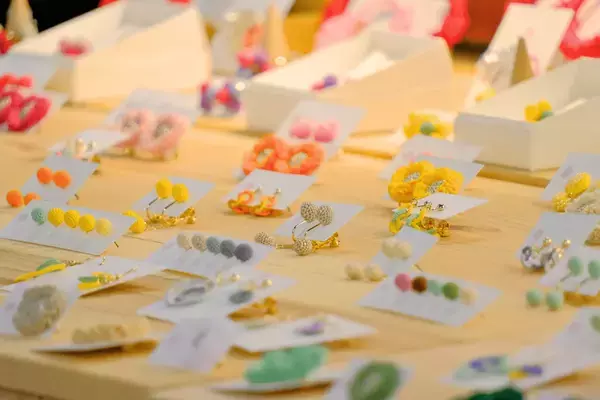 全国から神戸に作家が集結！手づくりの祭典で「好き」をみつけよう　「神戸ハンドメイドマルシェ2025」6/28(土)・29(日)開催