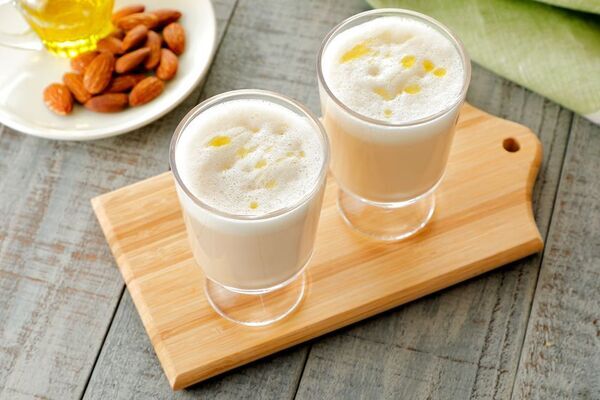 5月30日はアーモンドミルクの日　研究会オリジナル「至福のアーモンドミルク」でアーモンドミルクを味わって！