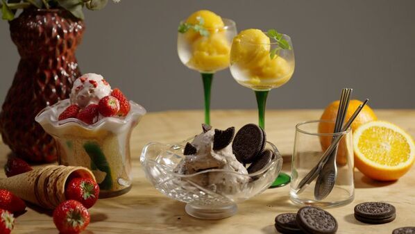 アイスクリーム専門店の美味しさをご家庭で楽しめる。お好きな材料で、作りたい時に。予冷不要、自動で作れる進化系アイスクリームメーカーが登場！