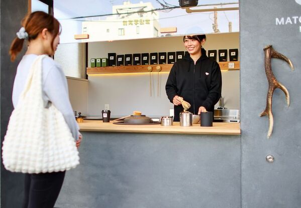 奈良の観光地・若草山の情景を抹茶ラテで表現！SNS映え抜群の「若草山ラテ」を5月15日に発売