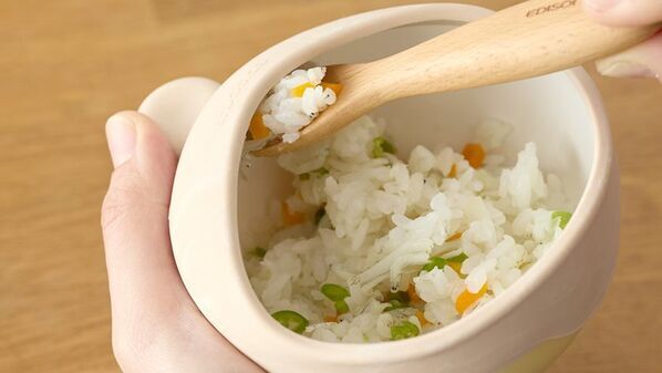 ベビー用品ブランド「エジソンママ」よりスプーン食べを応援する「フードキャッチャー」を新発売！