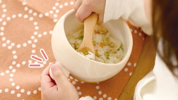 ベビー用品ブランド「エジソンママ」よりスプーン食べを応援する「フードキャッチャー」を新発売！