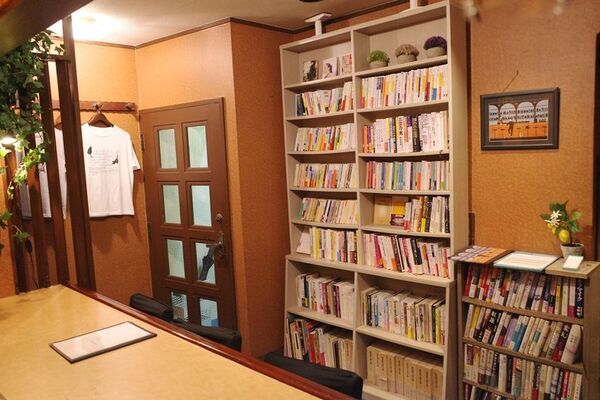 新宿・ブックバーひらづみ開店3周年キャンペーン開催！9月1日～6日の間にご来店の先着100名に図書カードをプレゼント