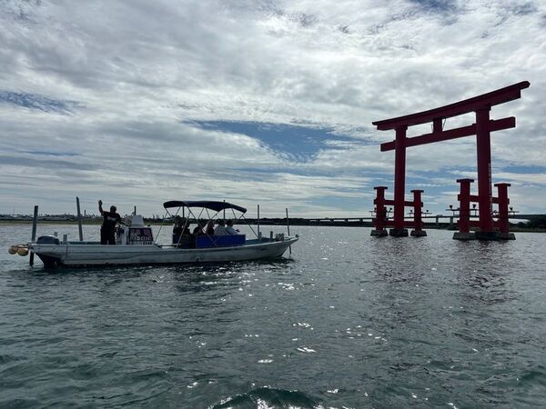 浜名湖のアサリ復活の鍵を握る海草「アマモ」見学体験商品販売開始と報道機関向け体験会を開催