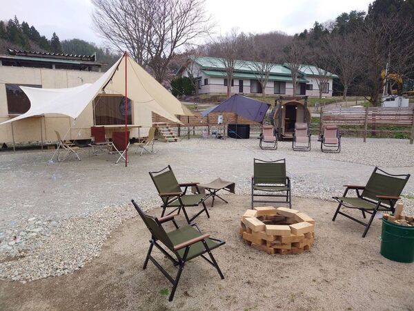 山形県初！バレルサウナ付グランピングサイトオープン！SnowPeakと隈研吾氏のコラボモバイルハウス「住箱-JYUBAKO-」を客室にしたサウナグランピングが誕生！