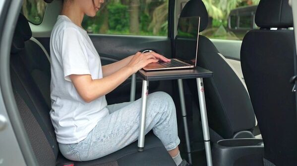 ＜アメリカで60,000台販売＞カバンに入る軽量ポータブルデスクが各ECサイトで6/11より一般販売開始