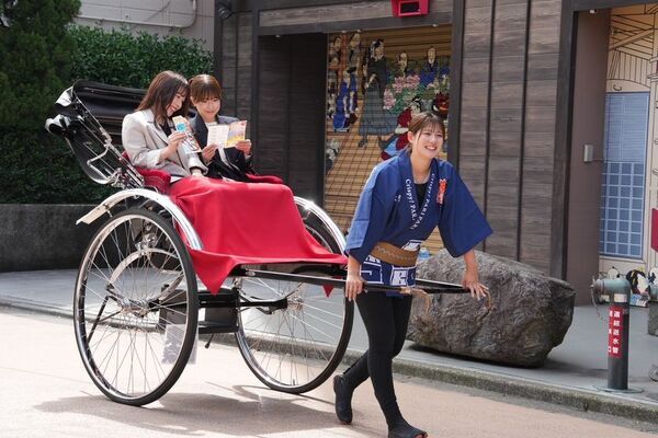 浅草の風物詩「人力車」×国民的アイス「チョコモナカジャンボ」がコラボレーションしたイベントを5月26日(月)～30日(金)の5日間限定で開催！浅草の街を巡る特別な体験を提供