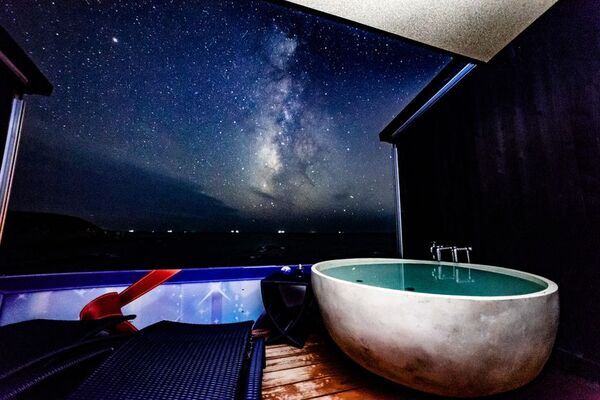 和歌山の「XYZ Seaside Resort／XYZ スペチアーレ」にてギネス世界記録認定レーザーメッセージサービスの無料キャンペーンを開催！宿泊施設が贈る、新たな感動体験