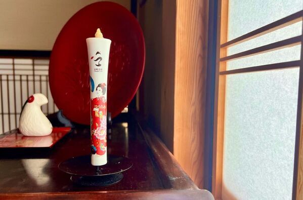 老舗「小池ろうそく店」コラボ新商品「柳都華絵巻ろうそく」6/1新発売　新潟の文化 古町芸妓×地元イラストレーター 栗原じゅん子氏