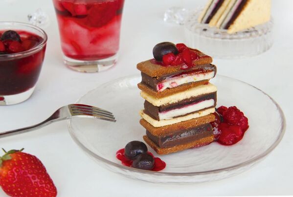 「信州ショコラトリーGAKU サマーベリーセレクション」信州産夏いちご・ブルーベリー・ラズベリーとチョコレートのマリアージュ