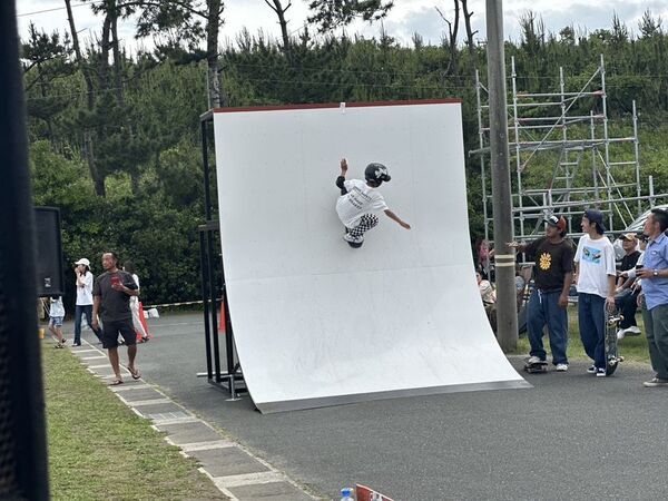 静岡県浜松市で行われたWSL公認大会「SumatranSurfariis Hamamatsu Open Nami Matsuri powered by YAMAMOTO co.,ltd. LQS 1000 / QS2000」最終日　男子はQSの渡辺壱孔とLQSの井上鷹が初優勝　女子はQSが中塩佳那、LQSは田岡なつみが制覇