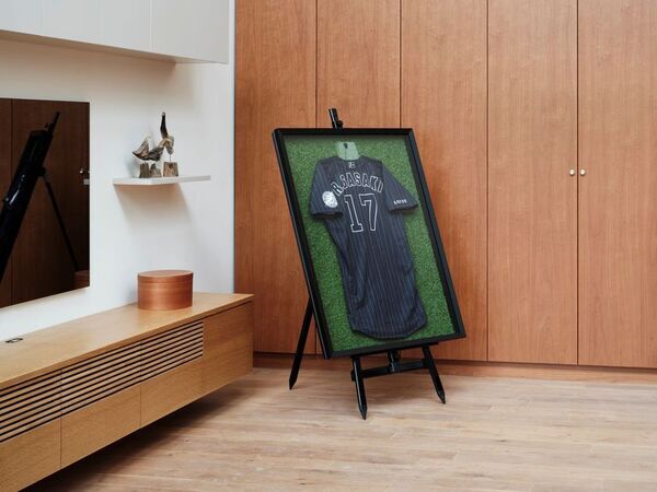 ルームインテリアメーカーが手掛けるラグジュアリーユニフォームケース『HIGHLIGHT』をMakuakeで6月13日より期間限定販売