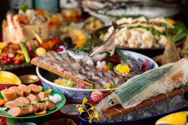 九州の“うまいもん”が駅前で完結！博多・長崎の名物を網羅する居酒屋「博多 飛うお」2025年5月西鉄ホテル クルーム博多 2Fに新オープン