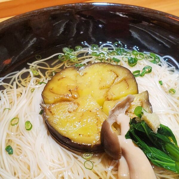 東京の奈良まほろば館(新橋)で、「奈良まほろばマルシェ」や大淀町イベント、「令和に歩く菅笠日記」の著者による講演会を実施