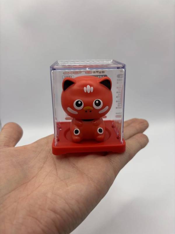 福島県の郷土玩具「赤べこ」をモチーフにした電池不要の「ソーラーゆらゆら赤べこちゃん」を6月6日(金)より順次発売