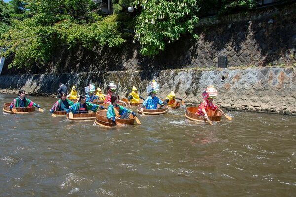 第70回松川タライ乗り競走が7月6日開催！観光客レースや国際レースなど全5部門の募集が6月1日開始