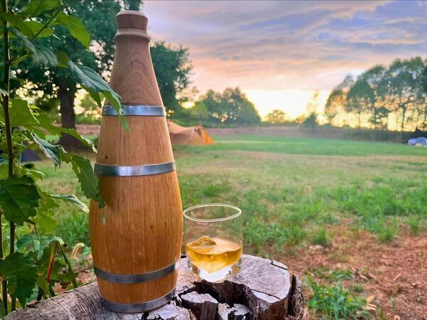 今年の夏は“熟成ハイボール”で乾杯を。ただ割るだけじゃない、自分で「育てる」大人のハイボール体験- TARU HOLIC -の販促強化を実施