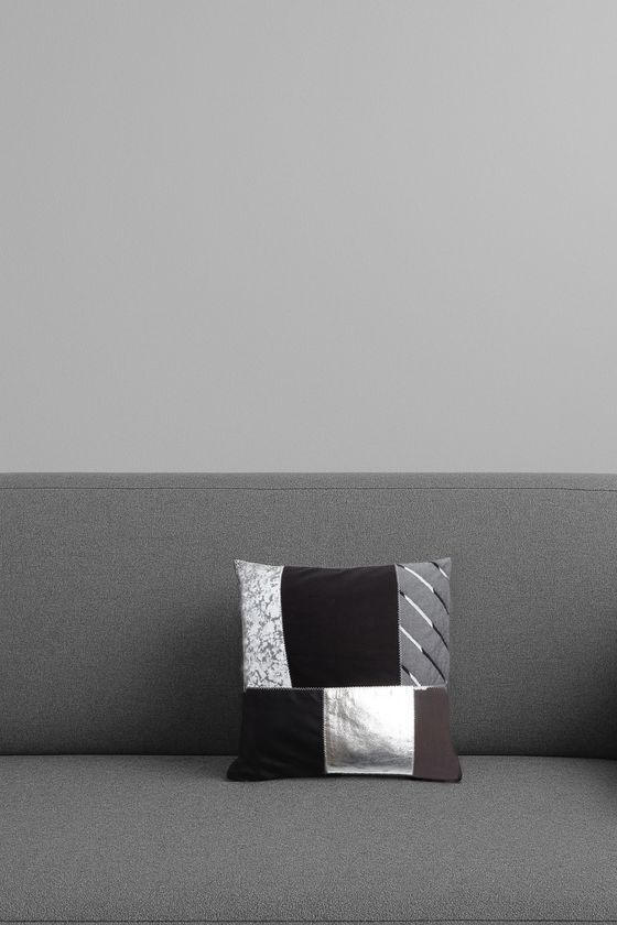 「着物コート」がインテリアとファッションの境界を超える　キモノ袖になるクッションカバーが6/2より発売開始