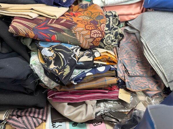 東京・府中市で、現代美術家の力石 咲さんによる地域の廃材を素材としたアートワークショップ成果展を6/21より開催