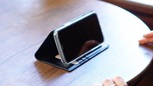 “iPhoneやスマートフォンで使えるMagSafe手帳ケース”「縦置きできる手帳ケース」の予約販売を6/1から実施