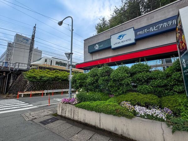 伊勢市駅前の伊勢パールピアホテル、1日中鉄道を眺められるトレインビュープランを2025年6月にリニューアル販売開始