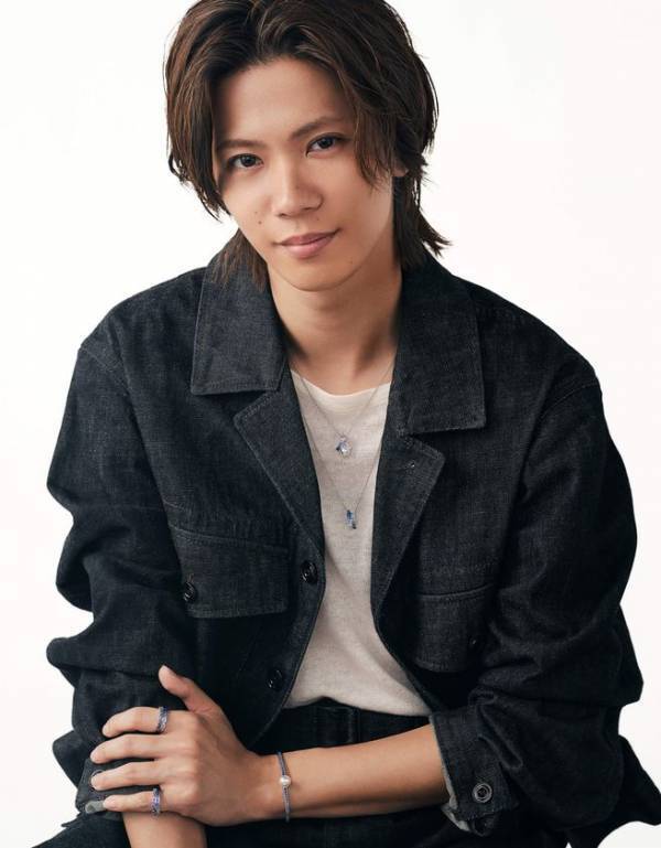 神宮寺勇太、MIKIMOTOの最新キャンペーンに登場！サファイア×デニムで海を想わせる爽やかなルックを披露