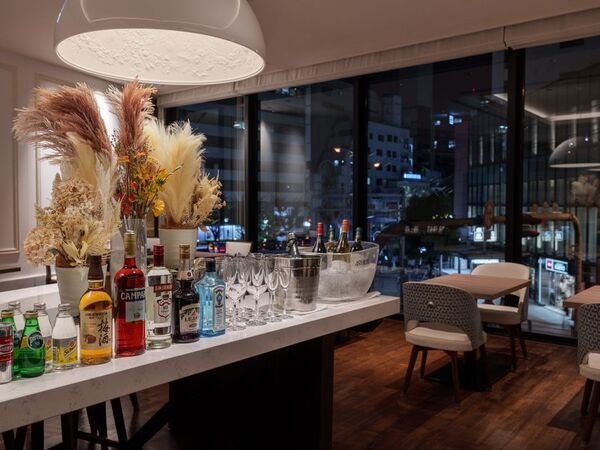 プレミアフロア全86室に「ReFa」シャワーヘッド導入　さらに上質なアイテムを揃えて非日常のホテルステイを【プレミアホテル-CABIN PRESIDENT-大阪】