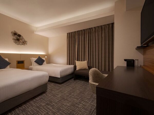 プレミアフロア全86室に「ReFa」シャワーヘッド導入　さらに上質なアイテムを揃えて非日常のホテルステイを【プレミアホテル-CABIN PRESIDENT-大阪】