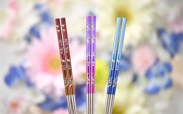 眼鏡職人が作る絵画のようなチタン箸が登場！しっかり摘まめてすっと切れる「純チタン製箸かつき 吉祥」