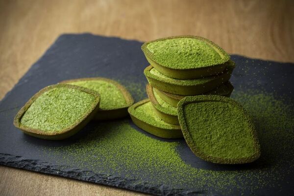 熱海で行列のできるお濃茶専門店　さとり本店　新東名高速道路NEOPASA静岡下り線にて期間限定で出店　静岡県産の厳選した抹茶を使用した、お濃茶スイーツを展開！