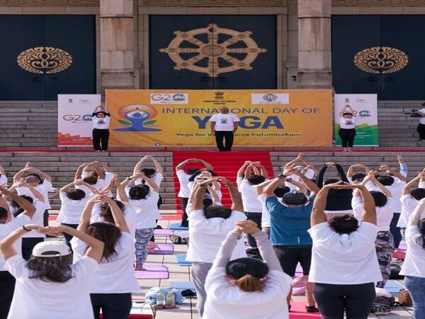 「国際ヨガの日」を祝した在日インド大使館主催のヨガイベント　「International Day of Yoga 2025」6/21築地本願寺で開催