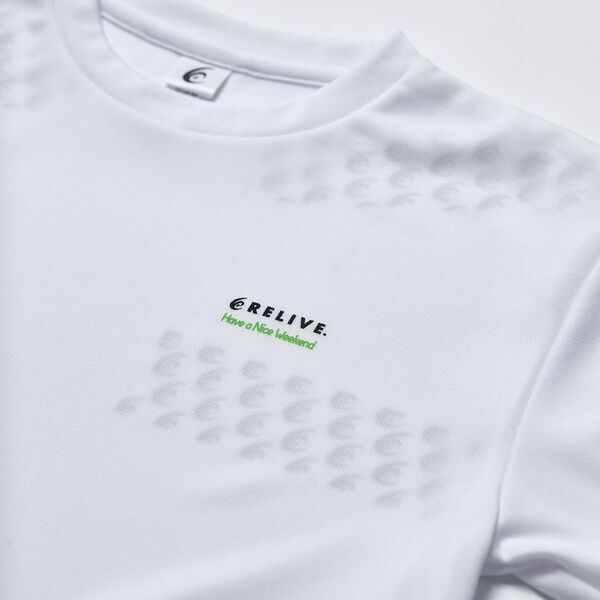 YouTube総再生回数1.8億回を超えの“週末ビフォーアフター”が累計販売数230万枚超の機能性ウェアブランド「リライブシャツ」とコラボした限定Tシャツを発売！